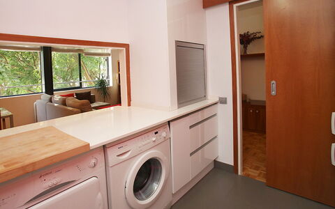 Vila Olimpica Pamplona: Værelse, Ejendom, Cabinetry, Møbel, Vaskerum, Større Bandage, Køkken, Countertop, Bygning, Hus