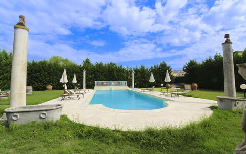 Villa Quattro Mori: Have, Lawn, Landscaping, Skygge, Udendørs Møbler, Parkere, Hacienda, Estate, Gård, Eco Hotel