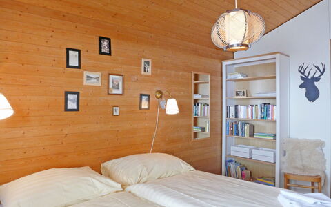 Bergkristall Apt. P: Soveværelse, Værelse, Møbel, Seng, Ejendom, Loft, Indretning, Sengetøj, Væg, Bed Frame