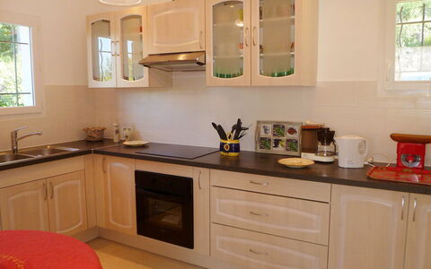 La Campagne: Countertop, Cabinetry, Værelse, Møbel, Køkken, Ejendom, Indretning, Håndvask, Bygning, Hus