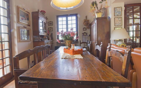 Villa Poggiobello: Værelse, Spisestue, Møbel, Bygning, Ejendom, Bord, Køkken & Spisebord, Indretning, Loft, Ejendom