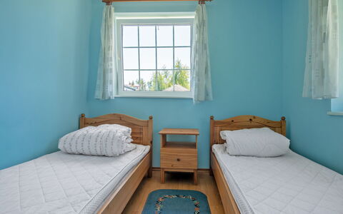Mały Dworek: Seng, Soveværelse, Etage, Træ, Sengetøj, Indretning, Sengetøj, Møbel, Gulvbelægning, Textile