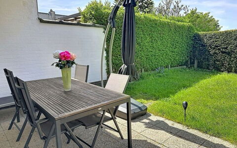 Ruiterlaan: Møbel, Udendørs Møbler, Stol, Udendørs Bord, Bord, Have, Skygge, Backyard, Gårdhave, Køkken & Spisebord