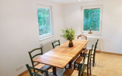 Leubach: Værelse, Møbel, Spisestue, Ejendom, Bord, Etage, Bygning, Indretning, Loft, Ejendom