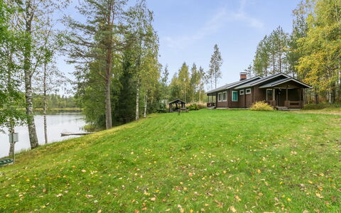 Aurinkoranta: Træ, Græs, Sommerhus, Land Lot, Hjem, Landdistrikt, Estate, Stuehus, Eng