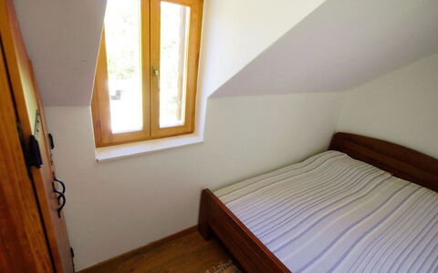 Jure: Værelse, Soveværelse, Seng, Ejendom, Møbel, Etage, Hårdttræ, Bed Frame, Dagslys, Træ