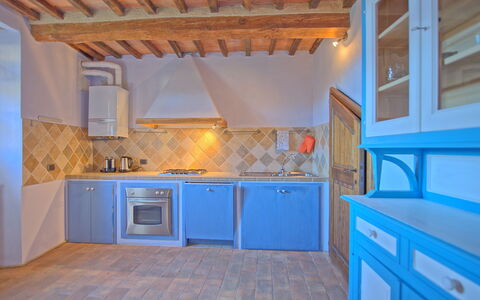 Arturo: Værelse, Ejendom, Køkken, Bygning, Møbel, Hus, Countertop, Cabinetry, Etage, Flise