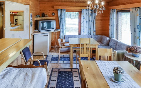 Itätullinkievari: Træ, Sommerhus, Bjælkehytte, Skov, Skur, Garden Bygninger, Lærk, Woodland, Bejdse