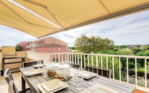 Bella Vista: Ejendom, Ejendom, Bygning, Loft, Hus, Tag, Værelse, Indretning, Hjem, Veranda
