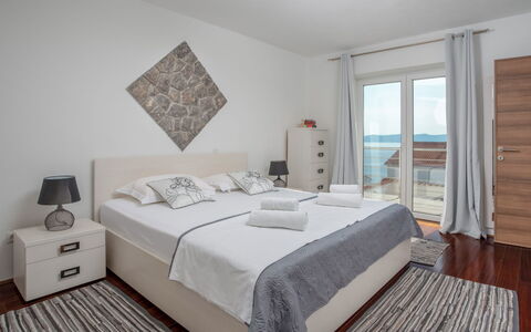 Senj: Soveværelse, Seng, Møbel, Madras, Værelse, Sengetøj, Ejendom, Bed Frame, Sengetøj, Indretning
