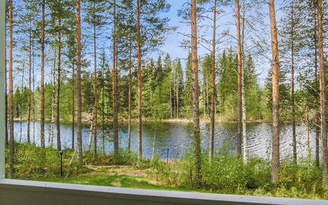 Yläneuvola Lanssi: Møbel, Indretning, Gulvbelægning, Etage, Bord, Loft, Køkken & Spisebord, Belysning, Stol, Hjem