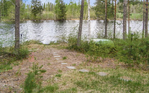 Yläneuvola Lanssi: Møbel, Indretning, Gulvbelægning, Etage, Bord, Loft, Køkken & Spisebord, Belysning, Stol, Hjem
