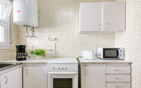 People i: Større Bandage, Køkken Apparat, Køkken, Gulvbelægning, Indretning, Etage, Cabinetry, Værelse, Husholdningsapparat, Countertop