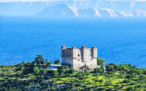 Vršak: Coastal Og Oceaniske Landskabsformer, Kyst, Sø, Hav, Headland, Promontory, Bugt, Loch, Lyd, Cape