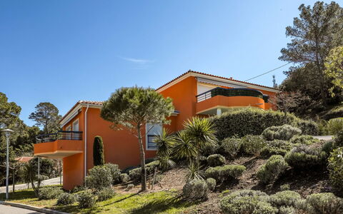 Résidence Cap Marine: Himmel, Plante, Bygning, Vindue, Træ, Hus, Land Lot, Sommerhus, Kvarter, Boligområde