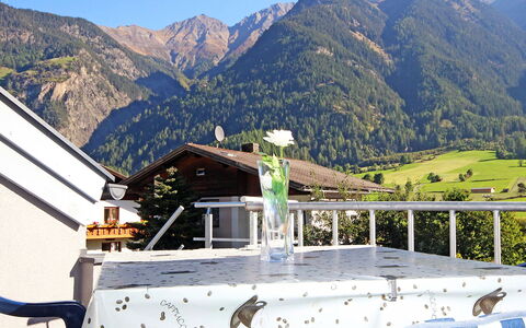 Frischmann: Bjergrige Landskabsformer, Bjerg, Bjergkæde, Ejendom, Alps, Hill Station, Himmel, Ferie, Turisme, Hus