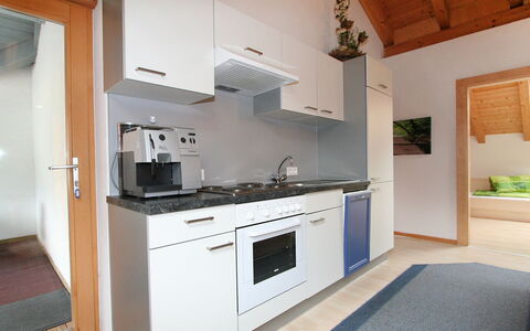 Frischmann: Ejendom, Værelse, Køkken, Møbel, Cabinetry, Bygning, Komfur, Hus, Countertop, Indretning