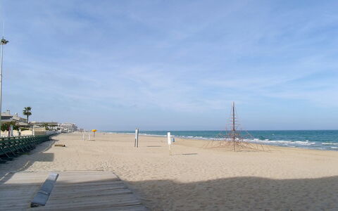 Edificio Las Americas: Strand, Hav, Himmel, Kyst, Ocean, Kyst, Horisont, Boardwalk, Ferie, Sky