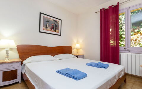 Bella Vista: Ejendom, Møbel, Azure, Komfort, Indretning, Textile, Belysning, Bygning, Træ