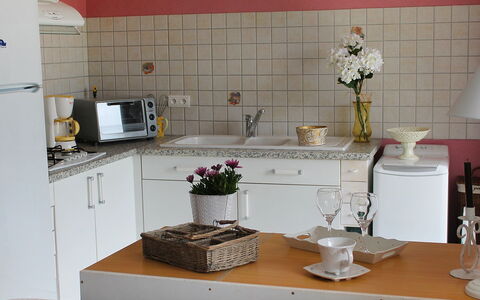 Le Clos des Sapins: Værelse, Køkken, Countertop, Indretning, Ejendom, Møbel, Hus, Hjem, Flise, Bygning