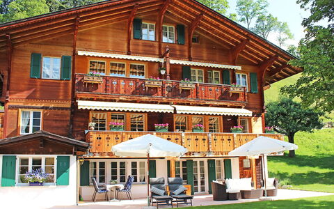 Chalet Jrene: Hus, Ejendom, Bygning, Hjem, Sommerhus, Ejendom, Estate, Værelse, Stuehus, Arkitektur