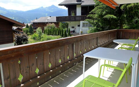 Grindelwald 322: Ejendom, Hus, Bygning, Tag, Ejendom, Altan, Værelse, Boligområde, Arkitektur, Hjem