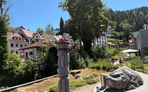 Triberg 100: Busk, Offentlige Rum, Forår, Fritid, Have, Ferie, Landscaping, Bænk, Walkway