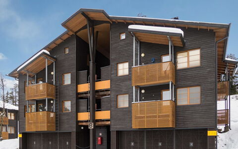 Karhunvartijan Linna B11: Facade, Lejlighed, Urban Design, Kompositmateriale, Sidespor, Dagslys, Brutalisme