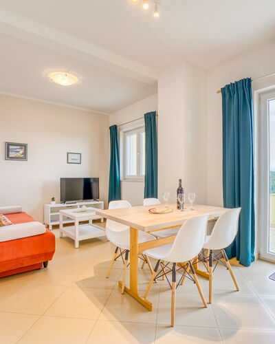 Villa Tara 104.1