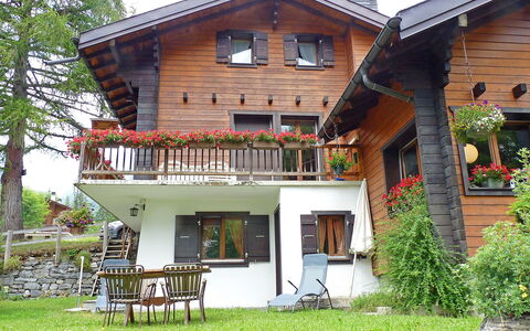 Le Tzanton: Hus, Ejendom, Bygning, Hjem, Sommerhus, Ejendom, Stuehus, Tag, Facade, Veranda