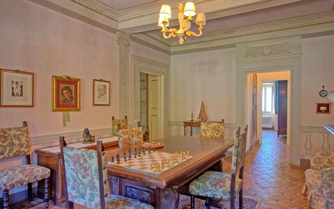 Villa Camaiore: Værelse, Ejendom, Bygning, Møbel, Spisestue, Loft, Indretning, Ejendom, Bord, Estate