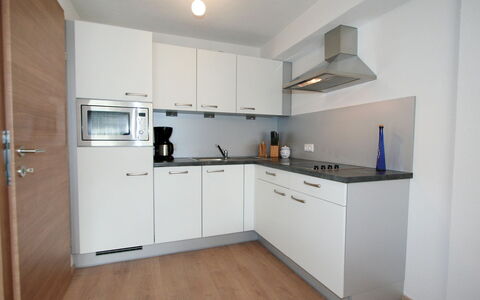 See 175: Værelse, Ejendom, Køkken, Møbel, Cabinetry, Countertop, Større Bandage, Bygning, Indretning, Etage