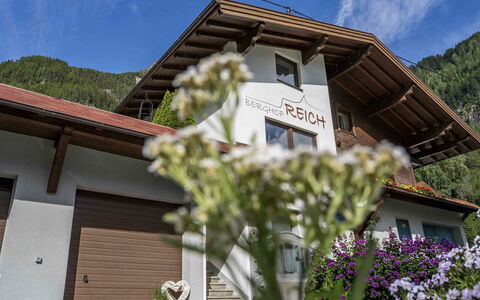 Berghof Reich: Hus, Hjem, Bjergkæde, Sommerhus, Bjerglandsby, Altan