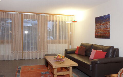 Schoneggacher Apt. S: Møbel, Bord, Couch, Ejendom, Træ, Belysning, Indretning, Studio Couch, Komfort, Stue