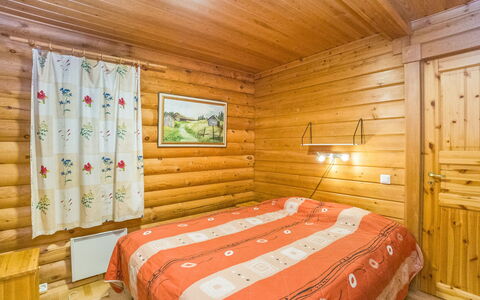 Kaukonraitti 4 C 2: Træ, Loft, Hjem, Bejdse, Bjælkehytte, Hårdttræ, Soveværelse, Seng, Sommerhus, Bed Frame