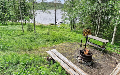 Hallan Kelo: Naturligt Miljø, Græs, Træ, Plantesamfund, Picnic Bord, Udendørs Møbler, Skov, Udendørs Bord, Naturreservat