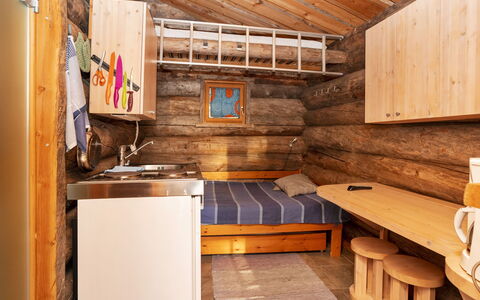 Saarenkainalo: Træ, Bejdse, Hårdttræ, Etage, Gulvbelægning, Bjælkehytte, Planke, Sommerhus, Loft, Værelse