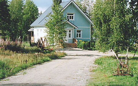 Eteläranta: Græs, Hus, Hjem, Sommerhus, Busk, Land Lot, Tag, Landdistrikt, Lawn, Stuehus