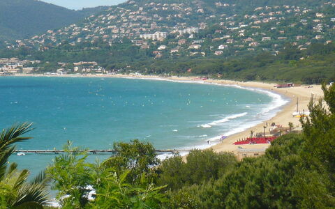 L'Oustalounet: Krop Af Vand, Kyst, Strand, Hav, Bugt, Coastal Og Oceaniske Landskabsformer, Kyst, Himmel, Promontory, Ocean