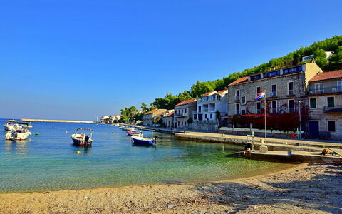 Damjanović: Vand, Himmel, Sky, Vandressourcer, Azure, Træ, Naturlige Landskab, Strand, Coastal Og Oceaniske Landskabsformer, Plante