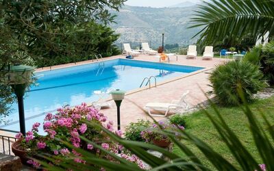 Ivoni - Campofelice di Roccella, Sicilien, Italien - Ivoni 2