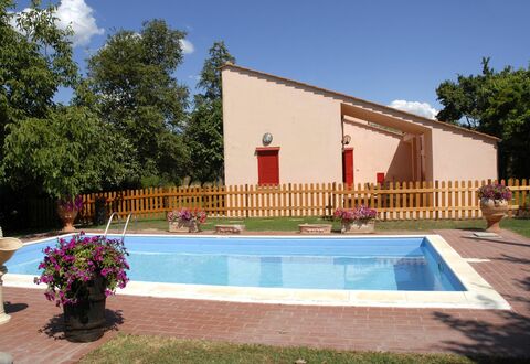 Casa Laura: Ejendom, Hus, Bygning, Svømmepøl, Ejendom, Hjem, Villa, Arkitektur, Boligområde, Facade