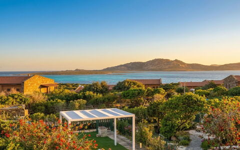Sa Casitta: Landskab, Estate, Udvej, Hav, Eco Hotel, Kyst, Landscaping, Villa, Ferieby