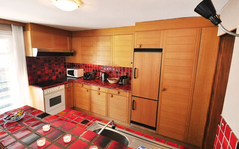Lani: Cabinetry, Ejendom, Træ, Skuffe, Indretning, Gulvbelægning, Etage, Køkken, Væg, Countertop
