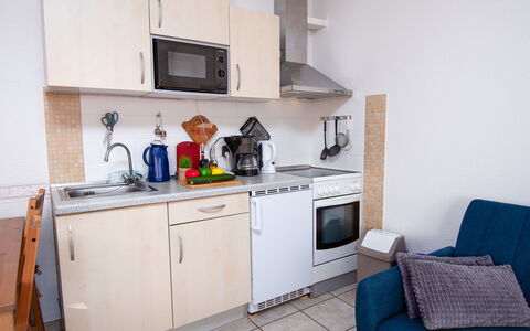 Achtern Diek: Cabinetry, Køkkenvask, Håndvask, Blå, Countertop, Køkken Apparat, Komfur, Køkken, Indretning, Tap