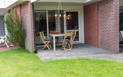 Norddeich 765: Plante, Møbel, Bord, Skygge, Træ, Udendørs Møbler, Bygning, Stol, Udendørs Bord, Blomsterkrukke
