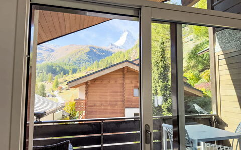 Zermatt 654: Træ, Indretning, Dør, Hjem, Stol, Glas, Loft, Altan, Home Dør, Skygge