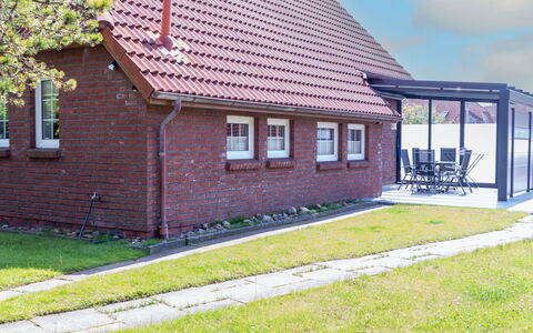 Riedehuus: Vindue, Bygning, Plante, Himmel, Sky, Træ, Land Lot, Græs, Hus, Sommerhus