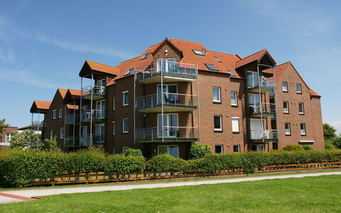Borkum: Himmel, Plante, Bygning, Sky, Vindue, Træ, Land Lot, Urban Design, Græs, Ejerlejlighed