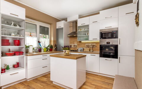Colore: Countertop, Cabinetry, Ejendom, Køkken Apparat, Køkken, Komfur, Bygning, Træ, Husholdningsapparat, Reoler